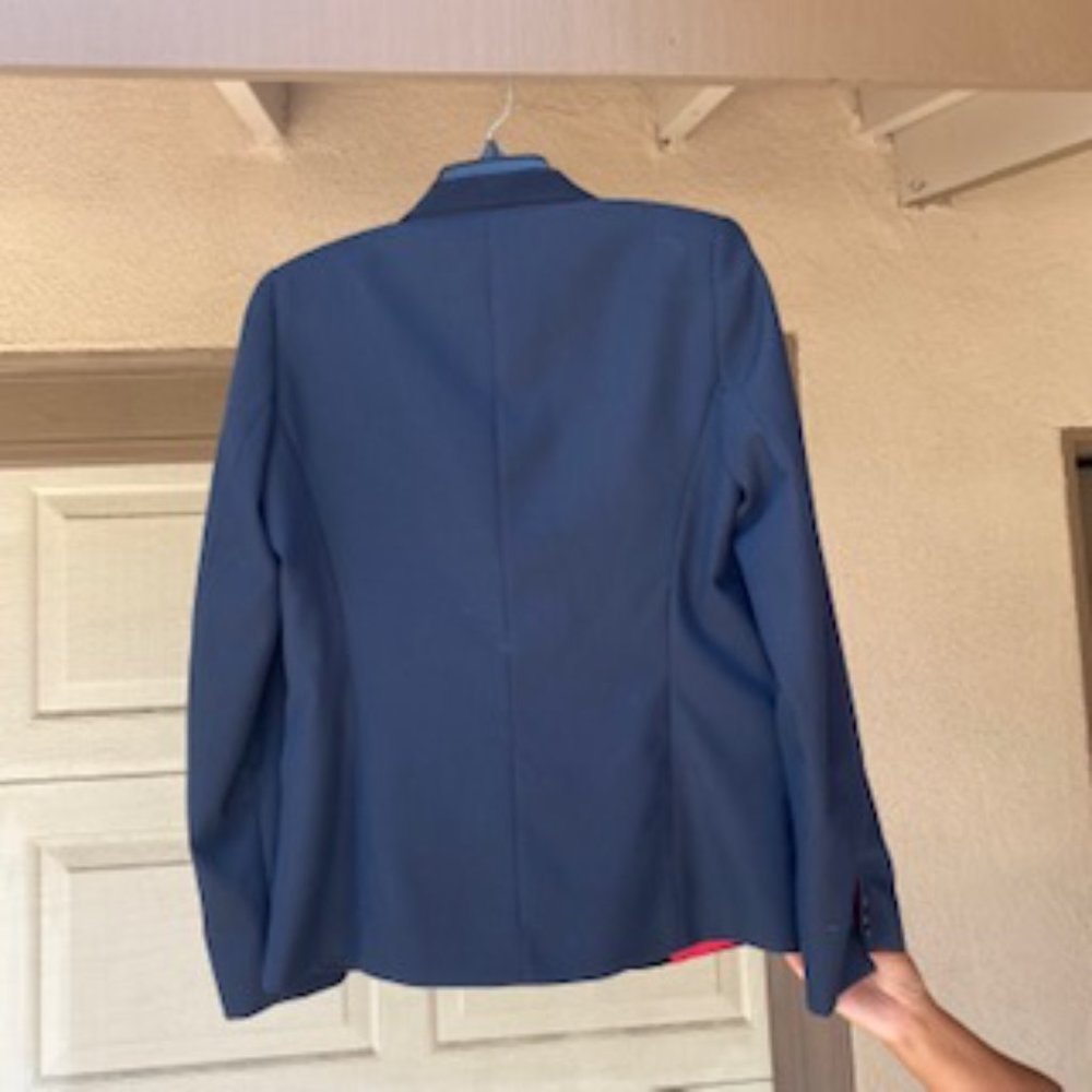 Blazer - Picture 3 of 10